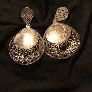 Silver filigree post pierced earrings